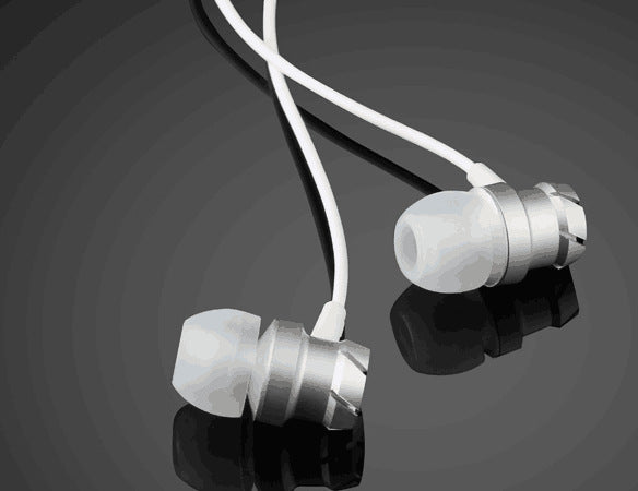 The metal In-Ear Earphones turbo bass with wheat line MP3 general computer mobile phone headset wholesale